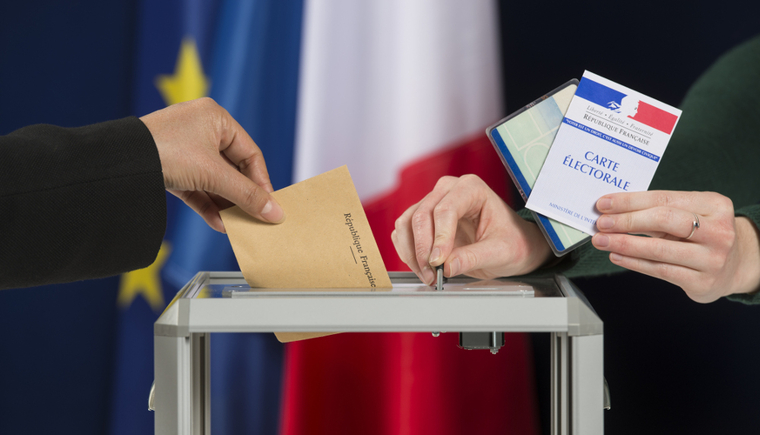 Décret fixant la date de renouvellement des conseillers municipaux et communautaires