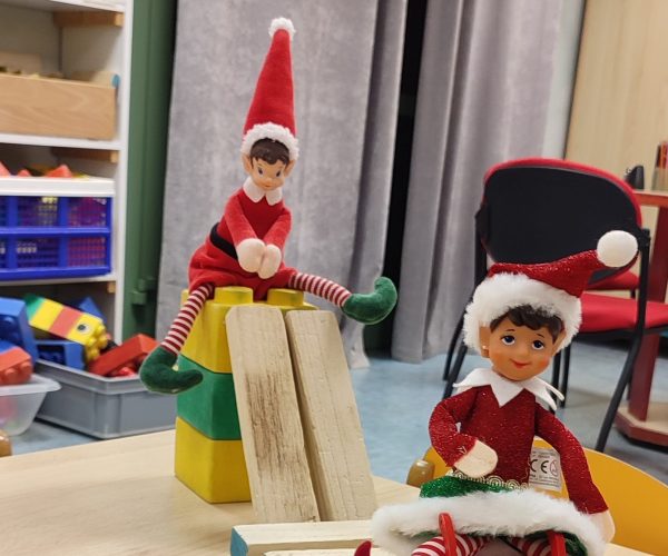 Les lutins farceurs arrivent à la garderie