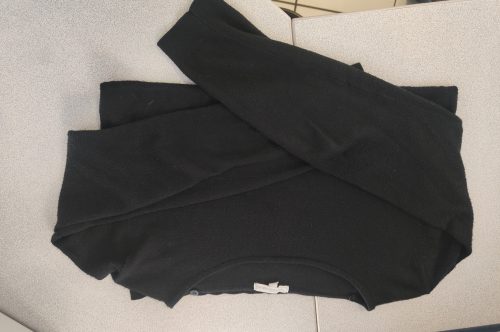 Pull noir